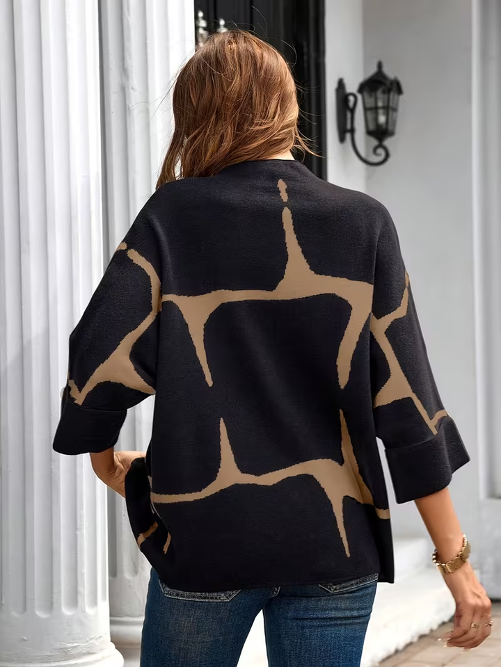 Damski Sweter z Wysokim Dekoltem i Abstrakcyjnym Wzorem